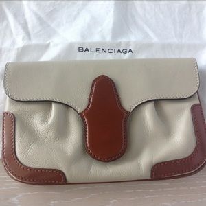 💯 Authentic Balenciaga Clutch